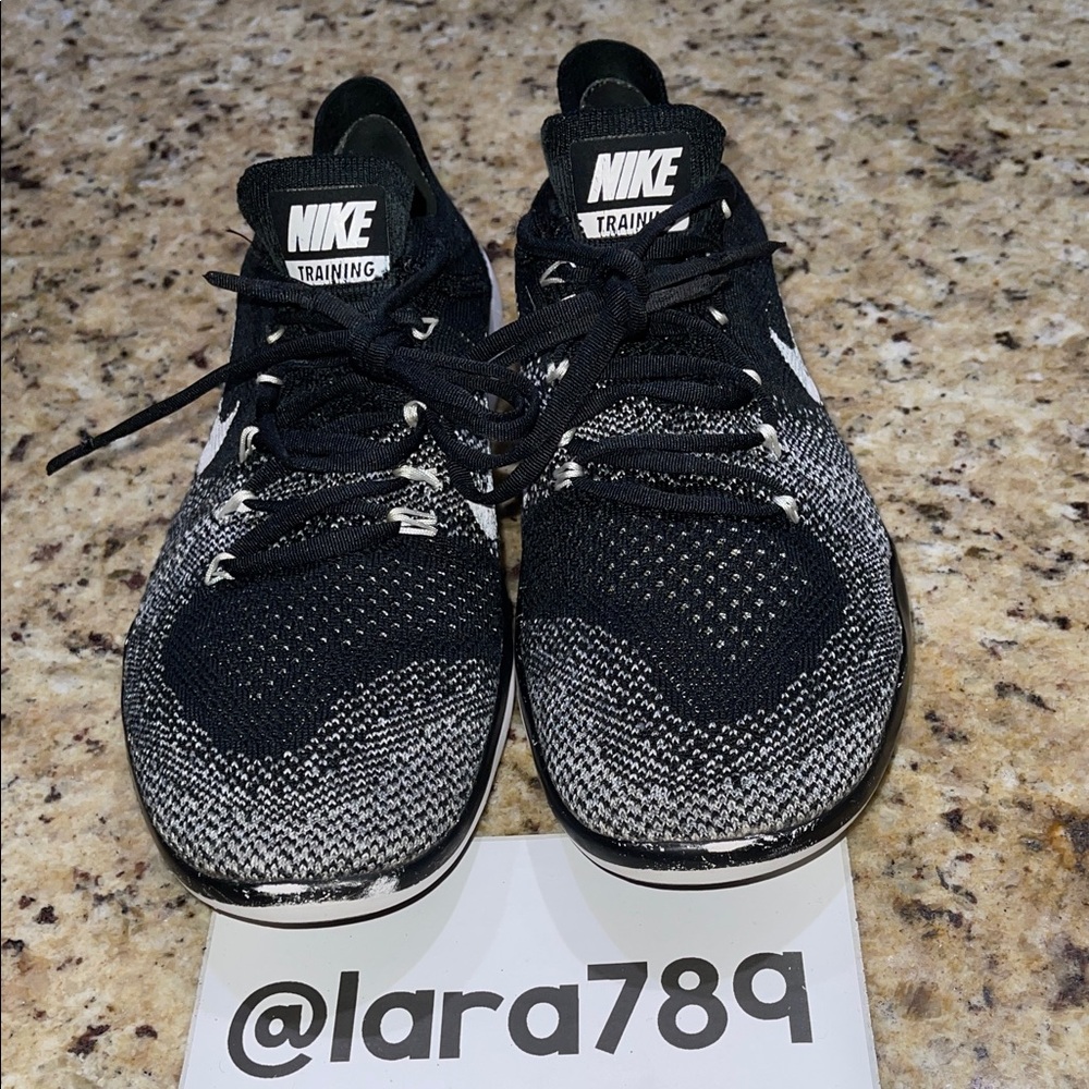 💫Nike Black and White Training Shoes